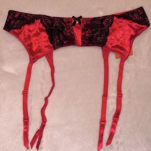 NWT Sexy Gilligan & OMalley Red Satin & Black Lace Garter Belt - Size M - target